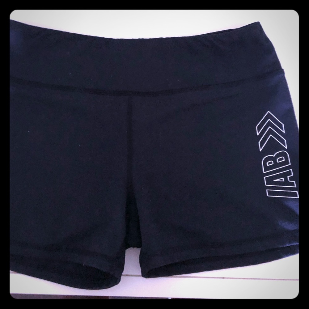 IAB MFG shorts size M